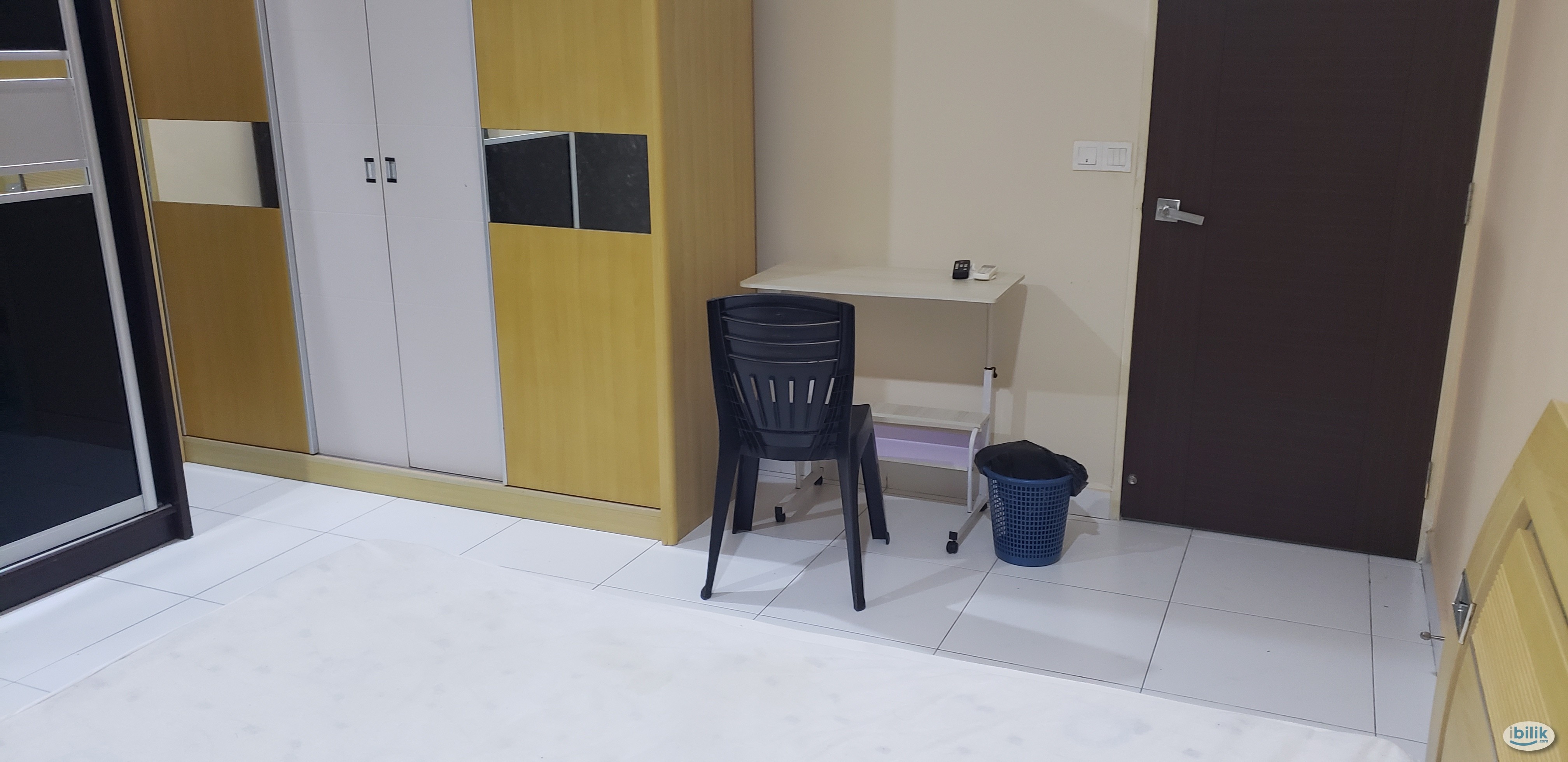 Middle Room at Elit Heights, Bayan Baru - Image 2