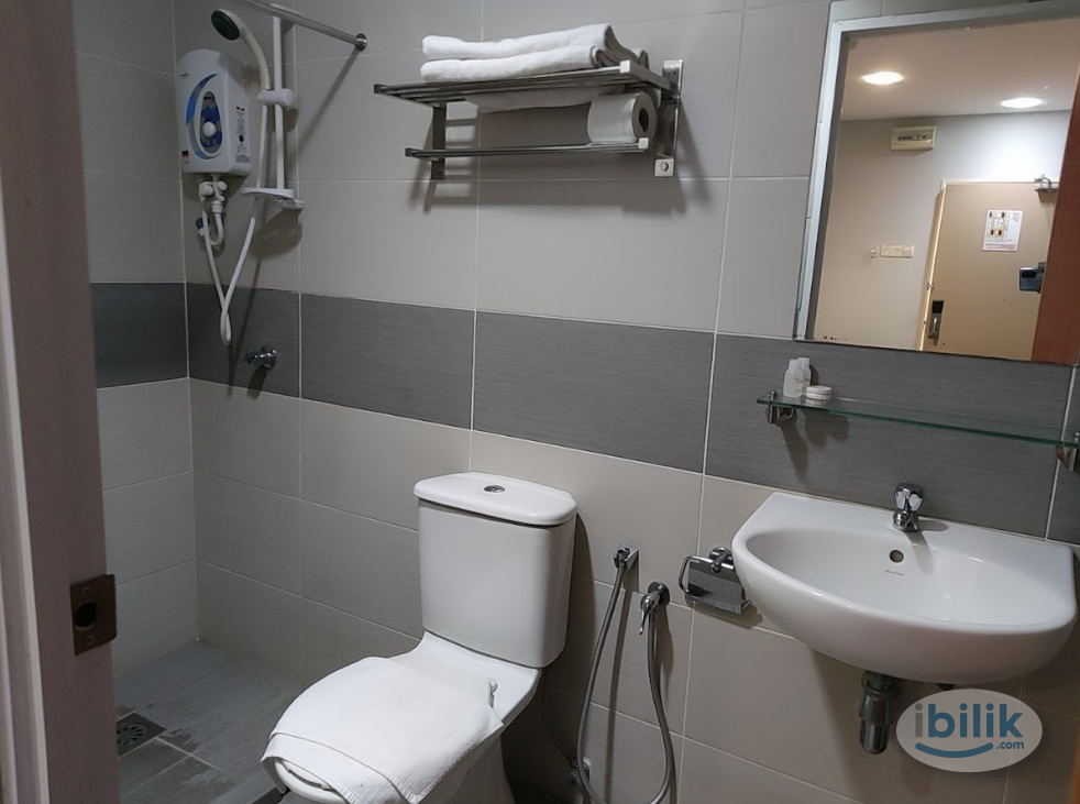 Early Bird Price🌻Private Room With Private Toilet 🎊 Co Living U-Pac Hotel😍 - Image 1