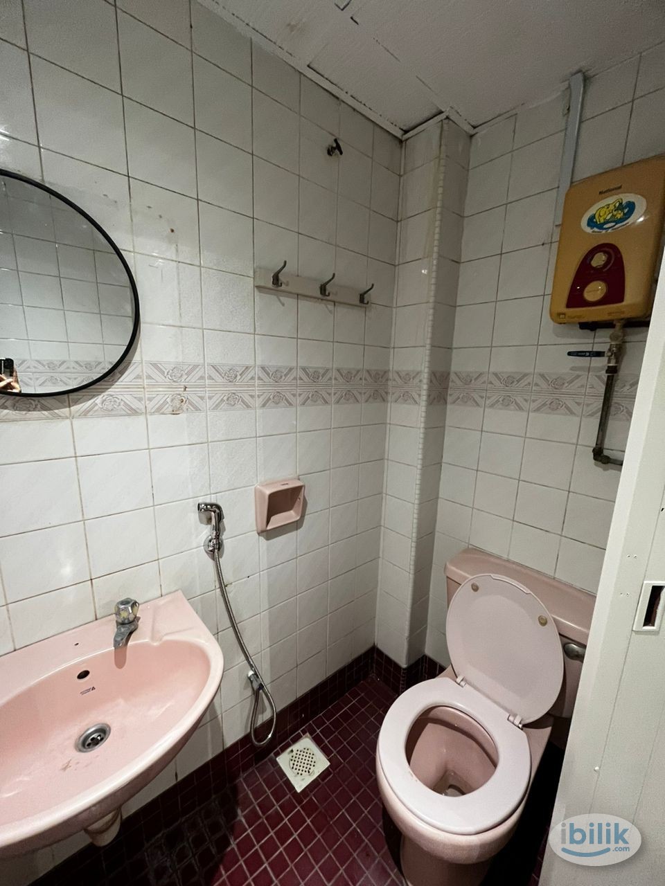 LRT Chow Kit 🚂 Room attach Private Toilet 💧 - Image 2