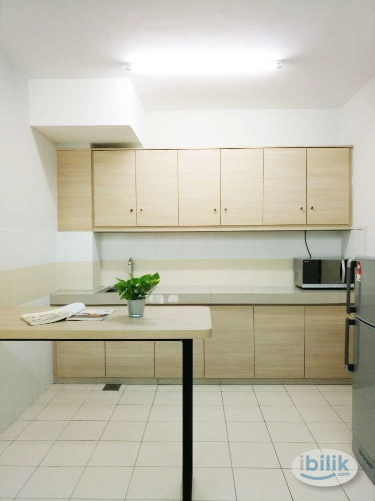 Middle Room at Block J Pacific Place, Ara Damansara - Image 3