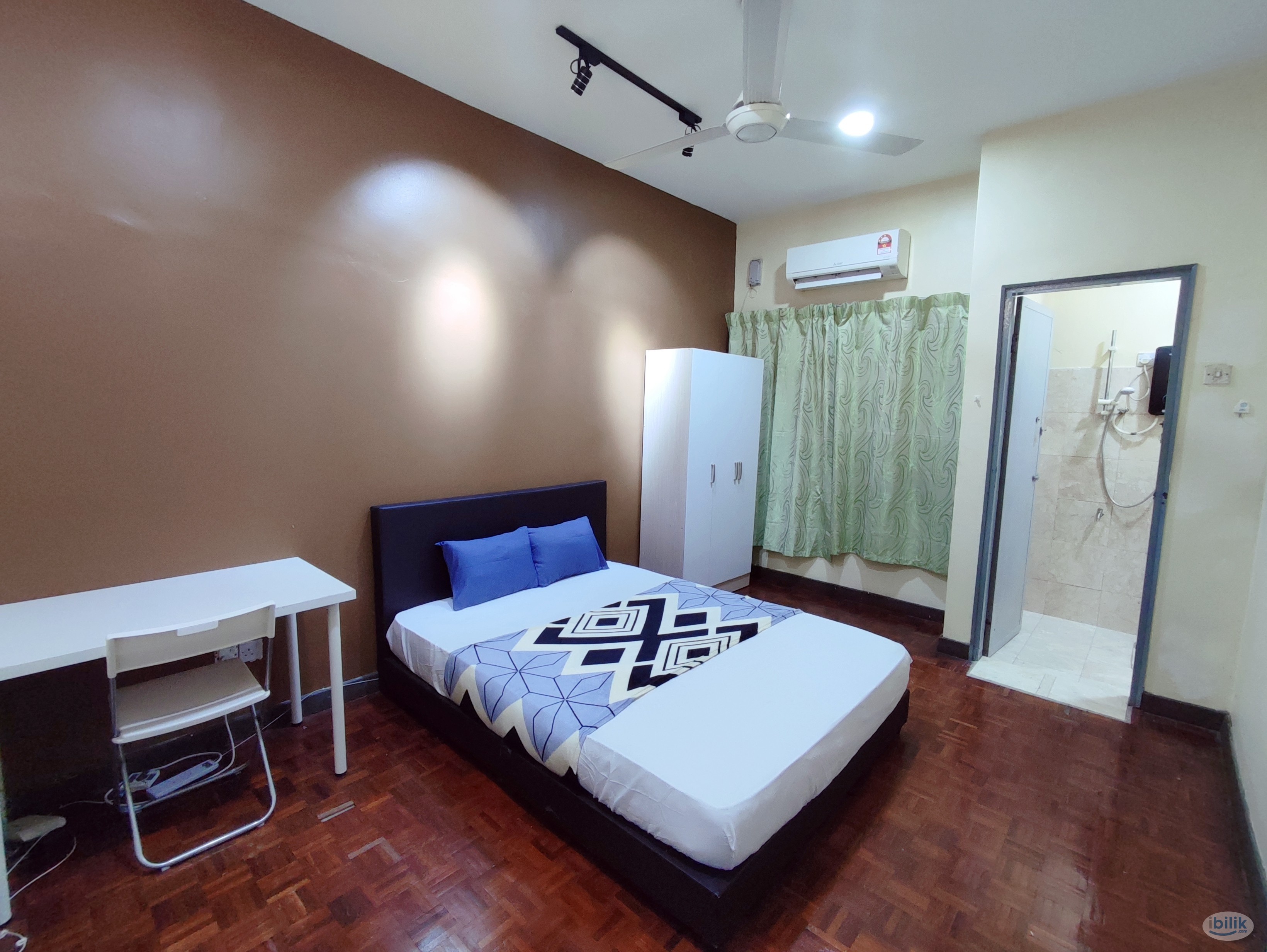 For Female middle room at uptown Damansara - Image 1