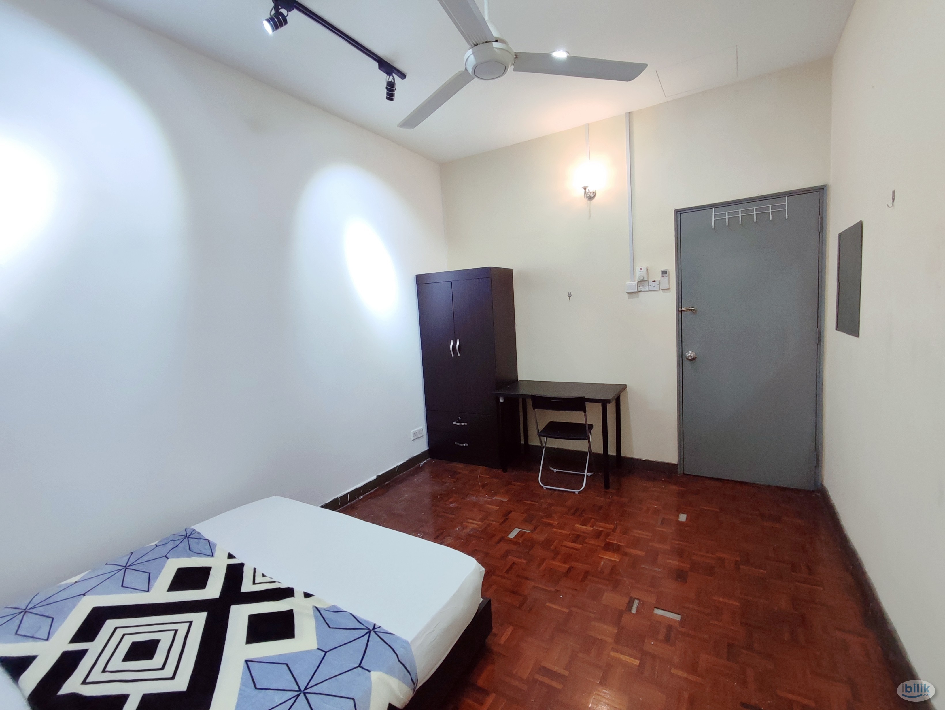 For Female middle room at uptown Damansara - Image 5