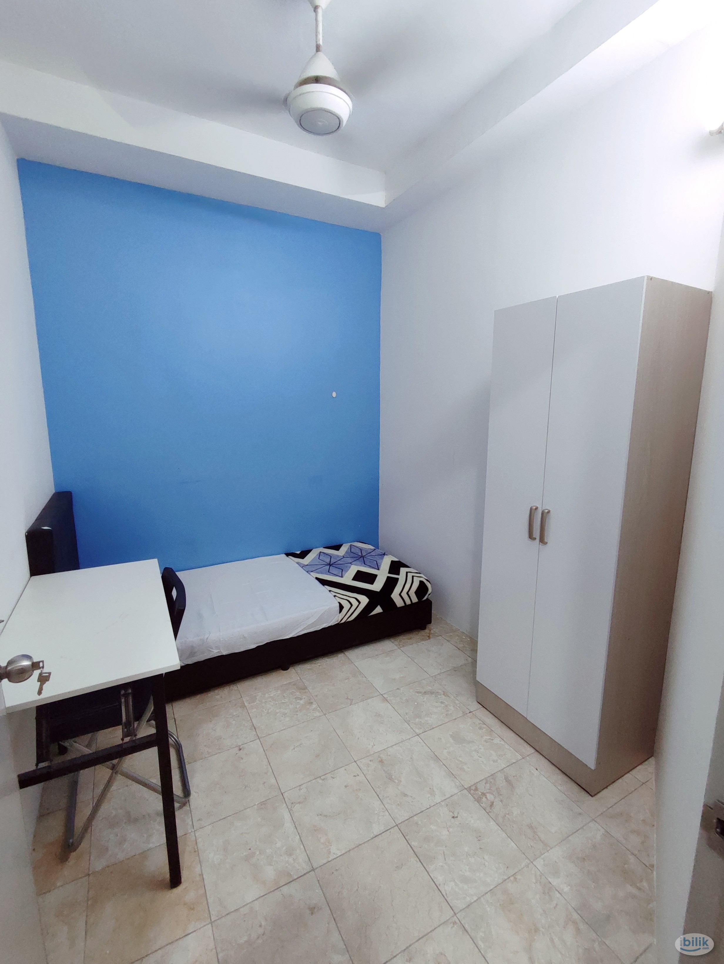 For a single female private room available at uptown Damansara - Image 2