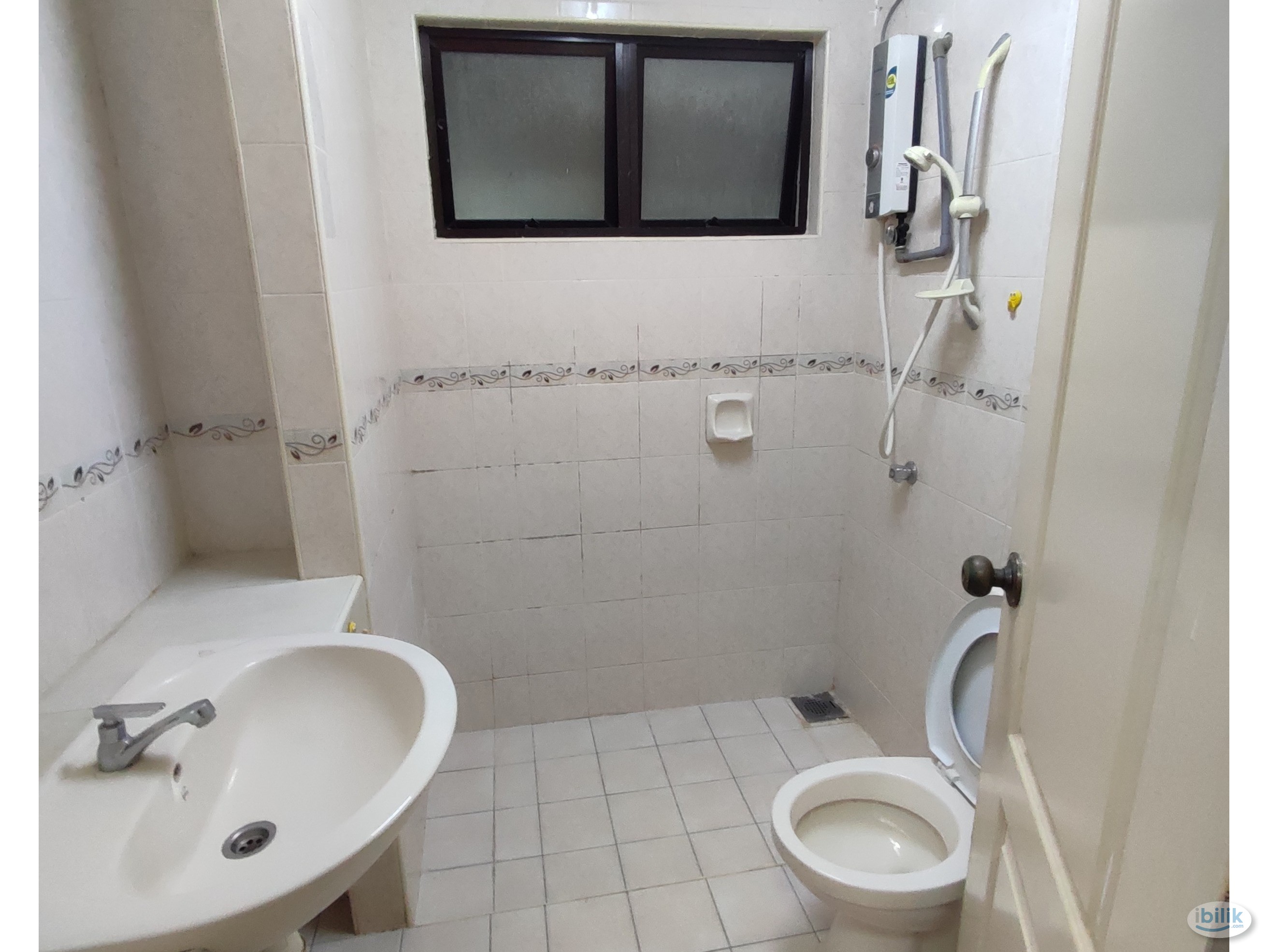 Middle Last room available at Pelangi utama condominium - Image 2