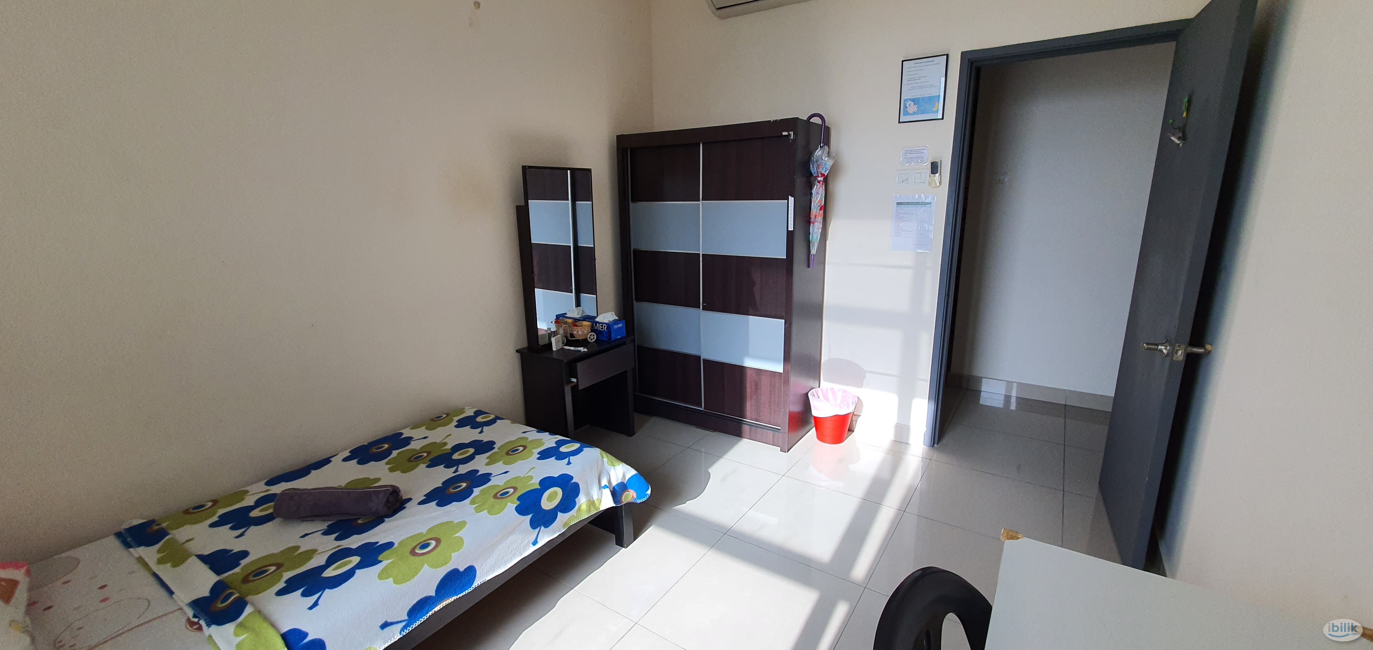 Room Facing Tropicana Golf Couse View - Image 4