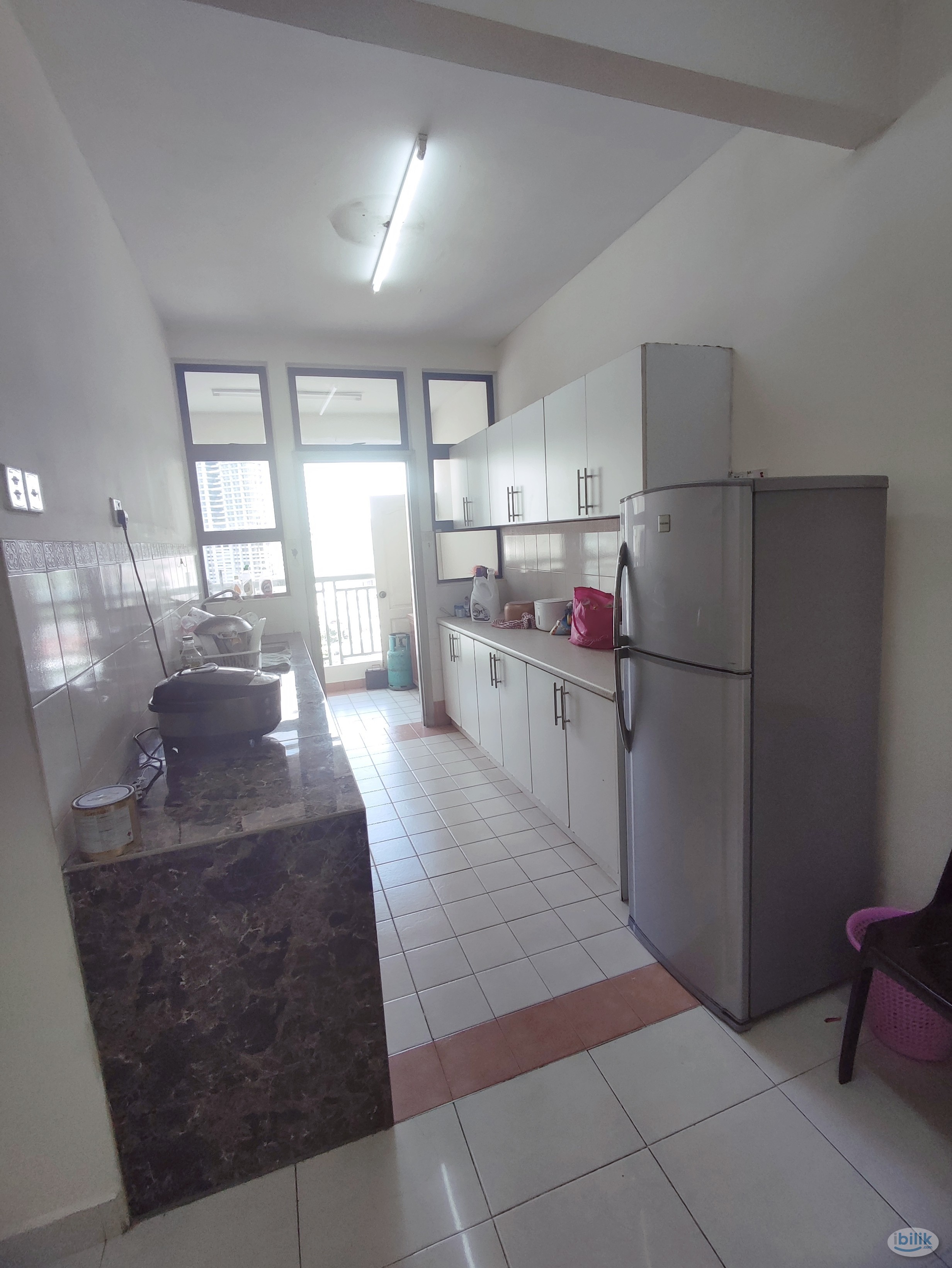 Huge master bedroom at Pelangi utama condominium - Image 1