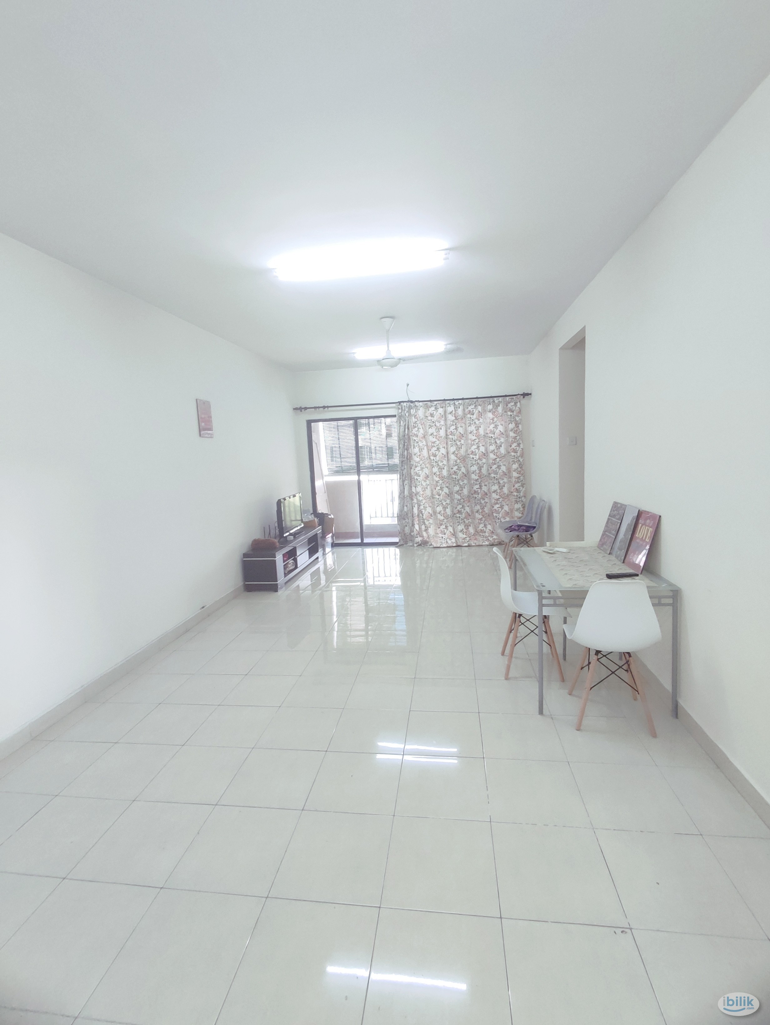 Huge master bedroom at Pelangi utama condominium - Image 2