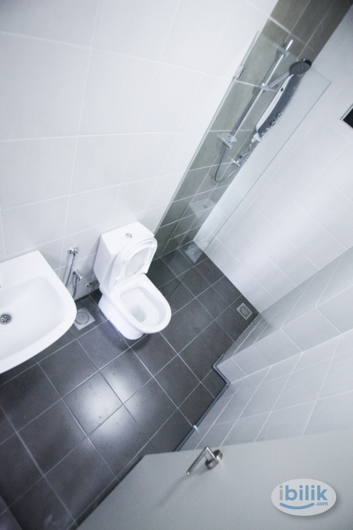 👉Master Room with bath nearby KL Sentral, ✅short walk to KTM and bus to KL Sentral. - Image 3