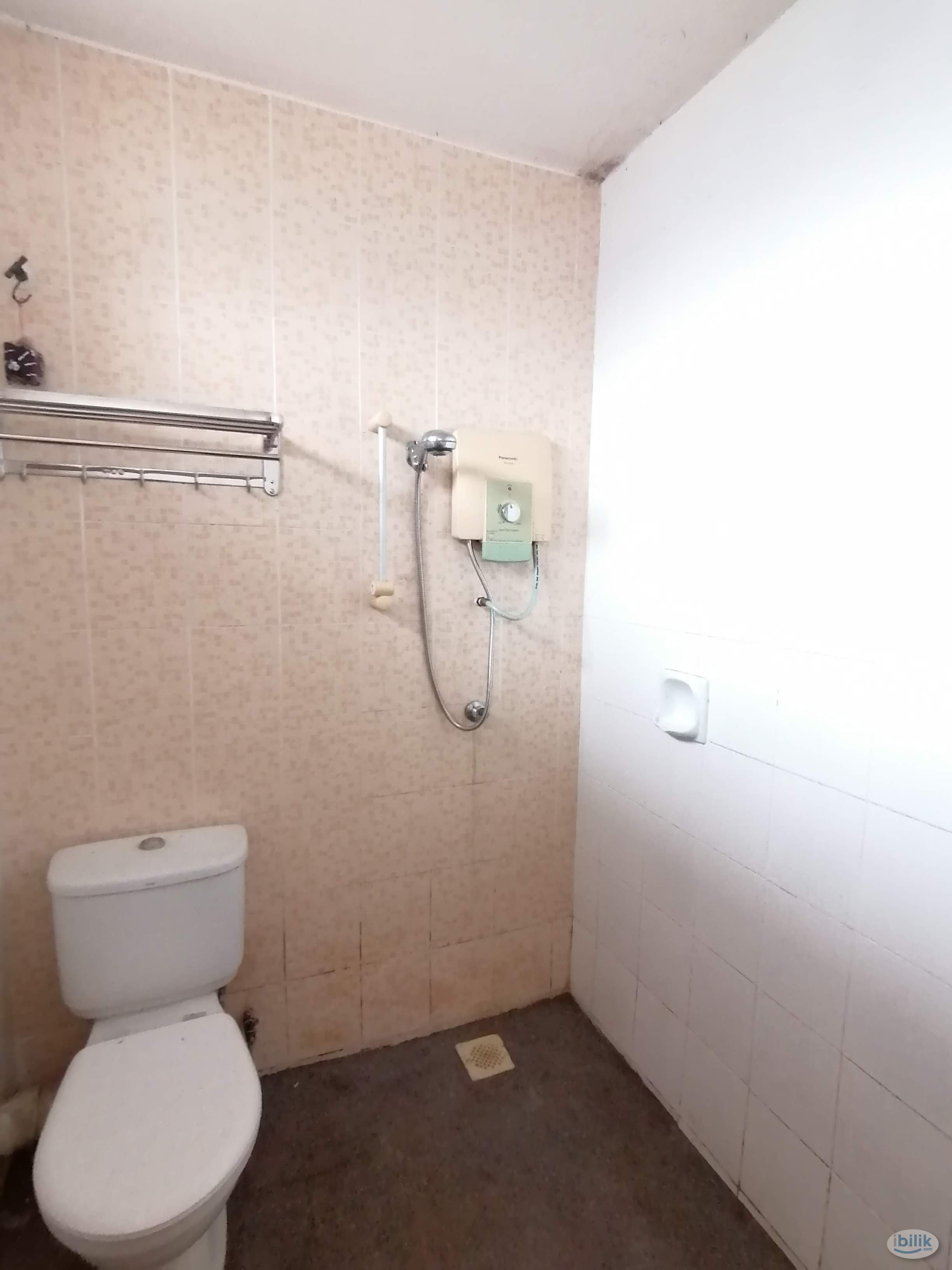Master bedroom at Kulim, Kedah - Image 5