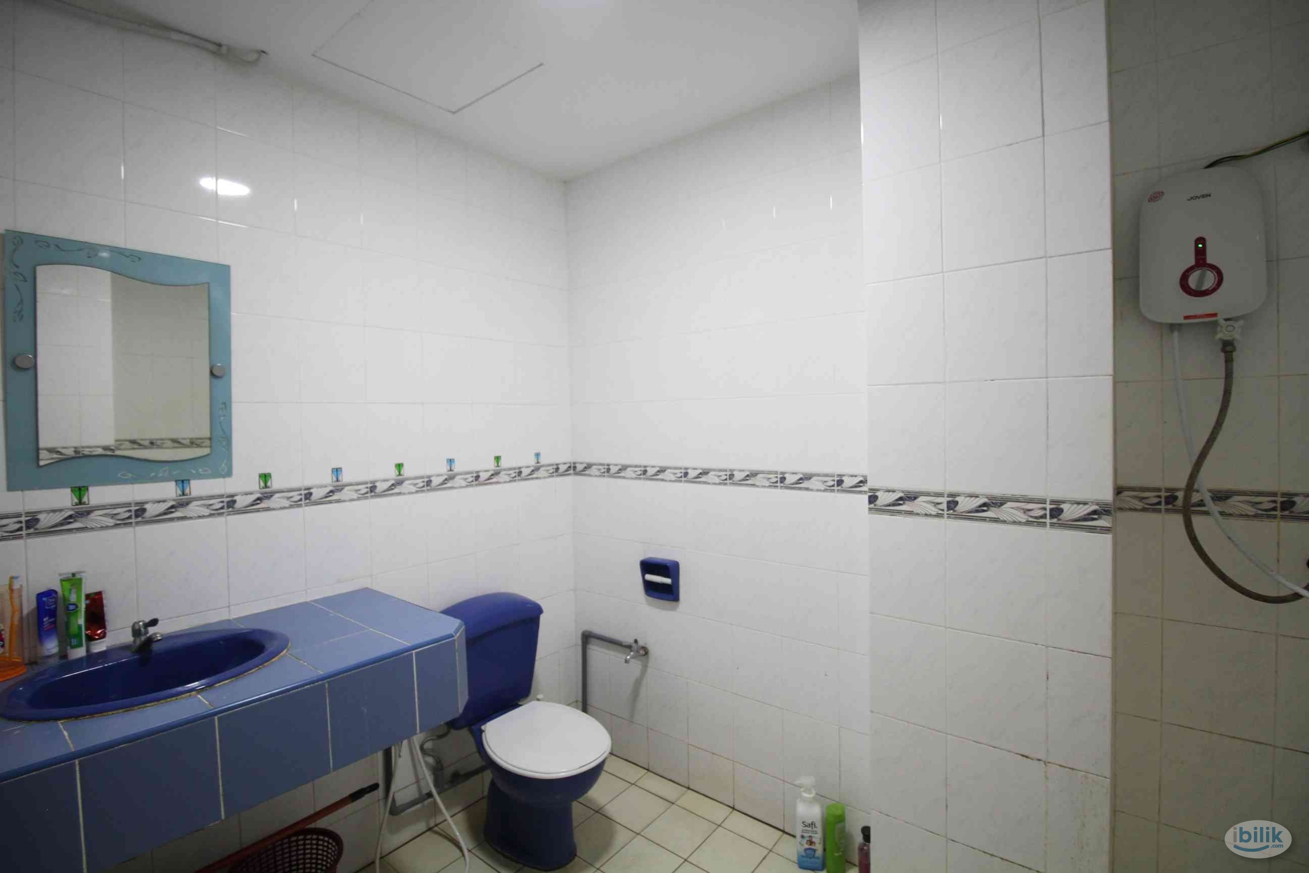 🔥6 mins drive to Publika🔥 Fully Furnished Medium Room [MALE] at Menara Duta 2 - Image 3