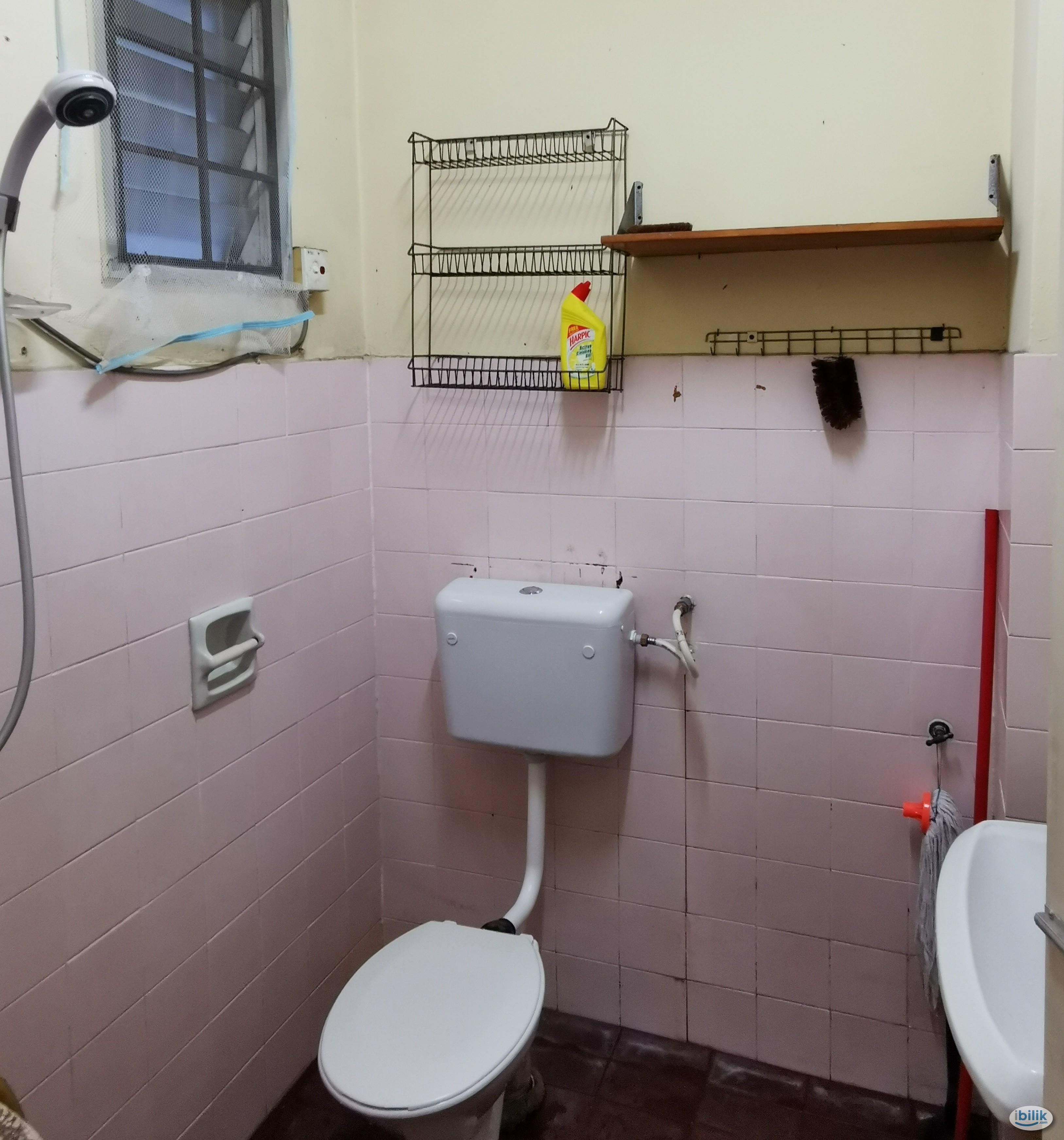 Small room for rent - Image 2