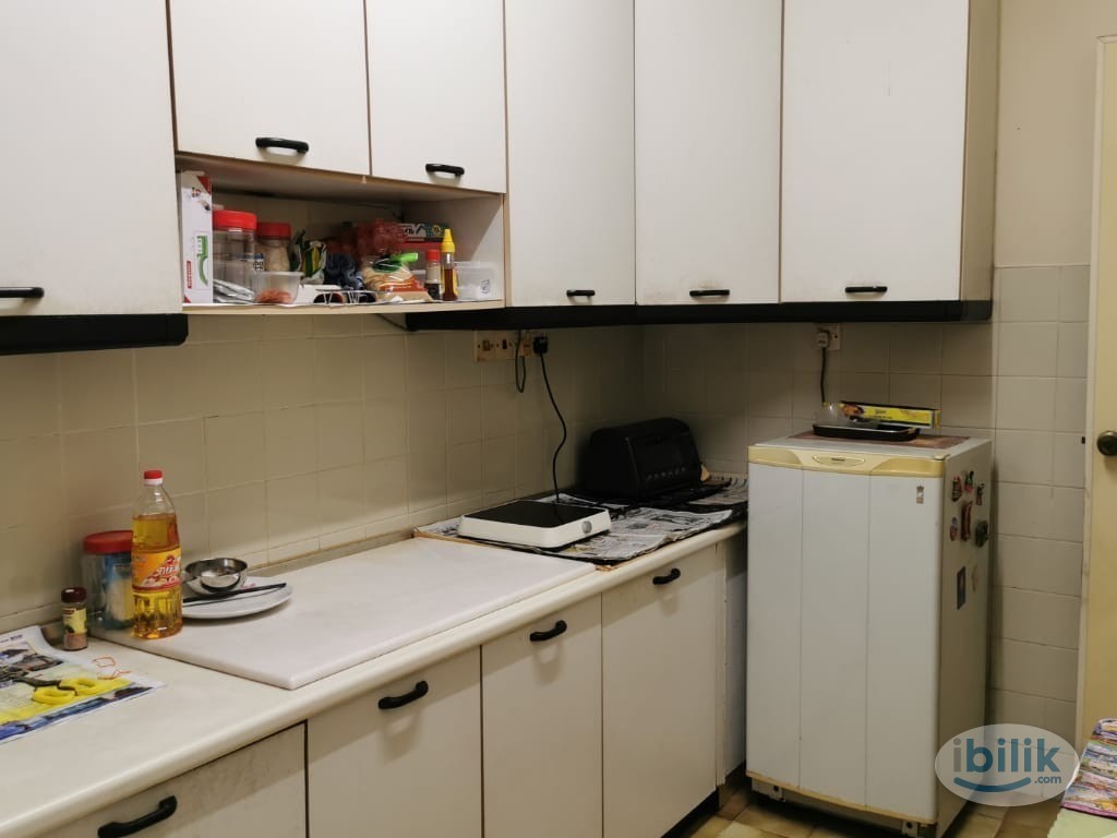 Small room for rent - Image 1