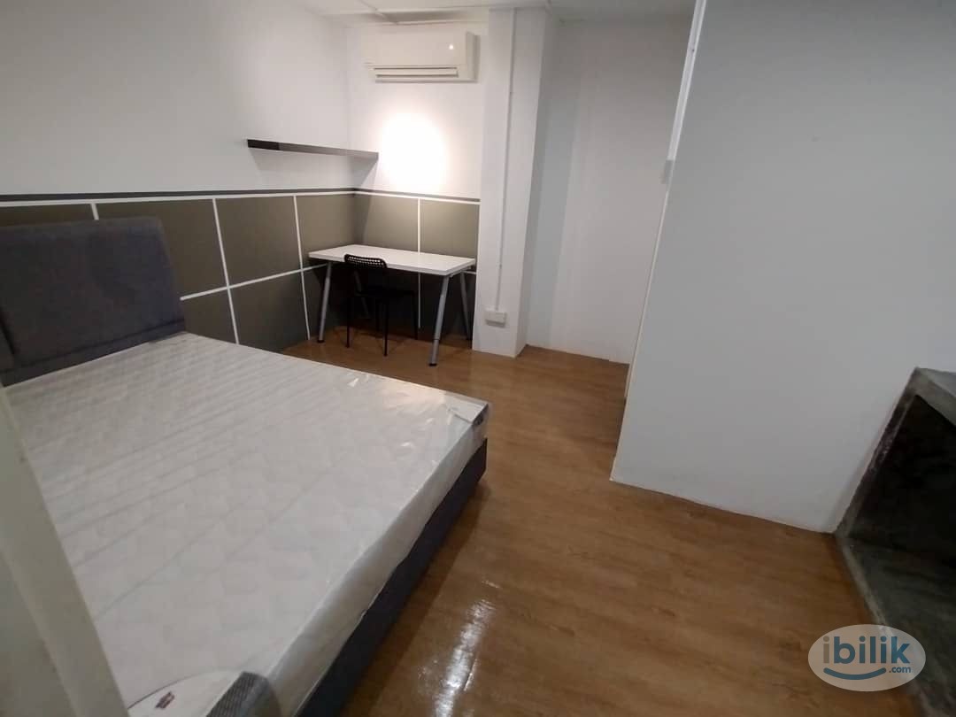 Medium room with private toilet. @ SS14 Subang Jaya - Image 3