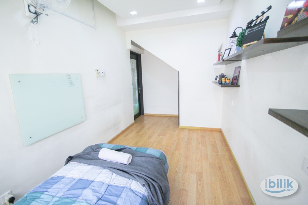 Single Room @ East Lake Residence, Seri Kembangan, KTM Serdang, The Mines Resort, South City Plaza, Serdang Raya Selatan - Image 2