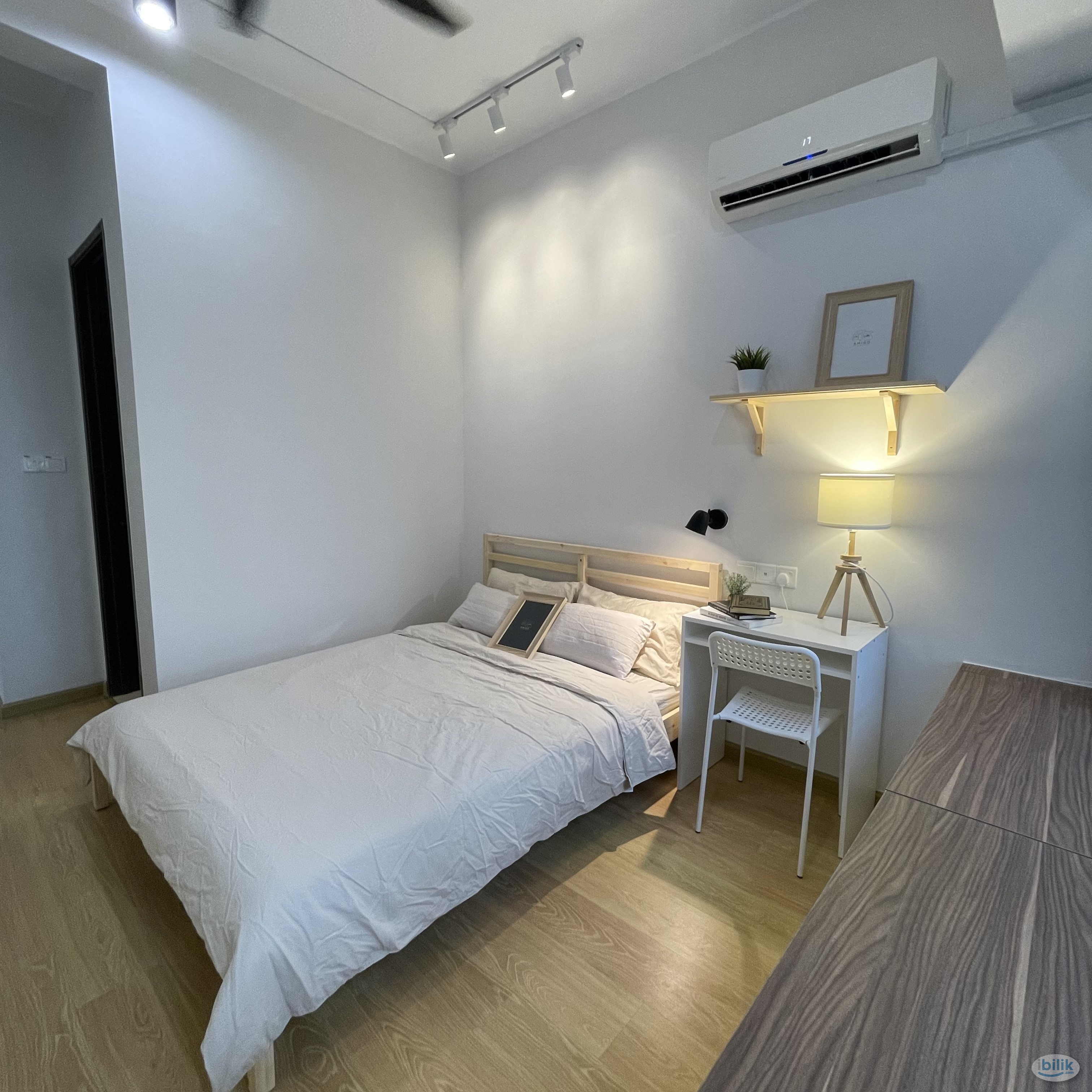 Master Room @ Danga Bay - Image 3