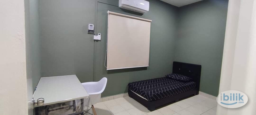 Middle Room at Melur Apartment, Sentul - Image 1