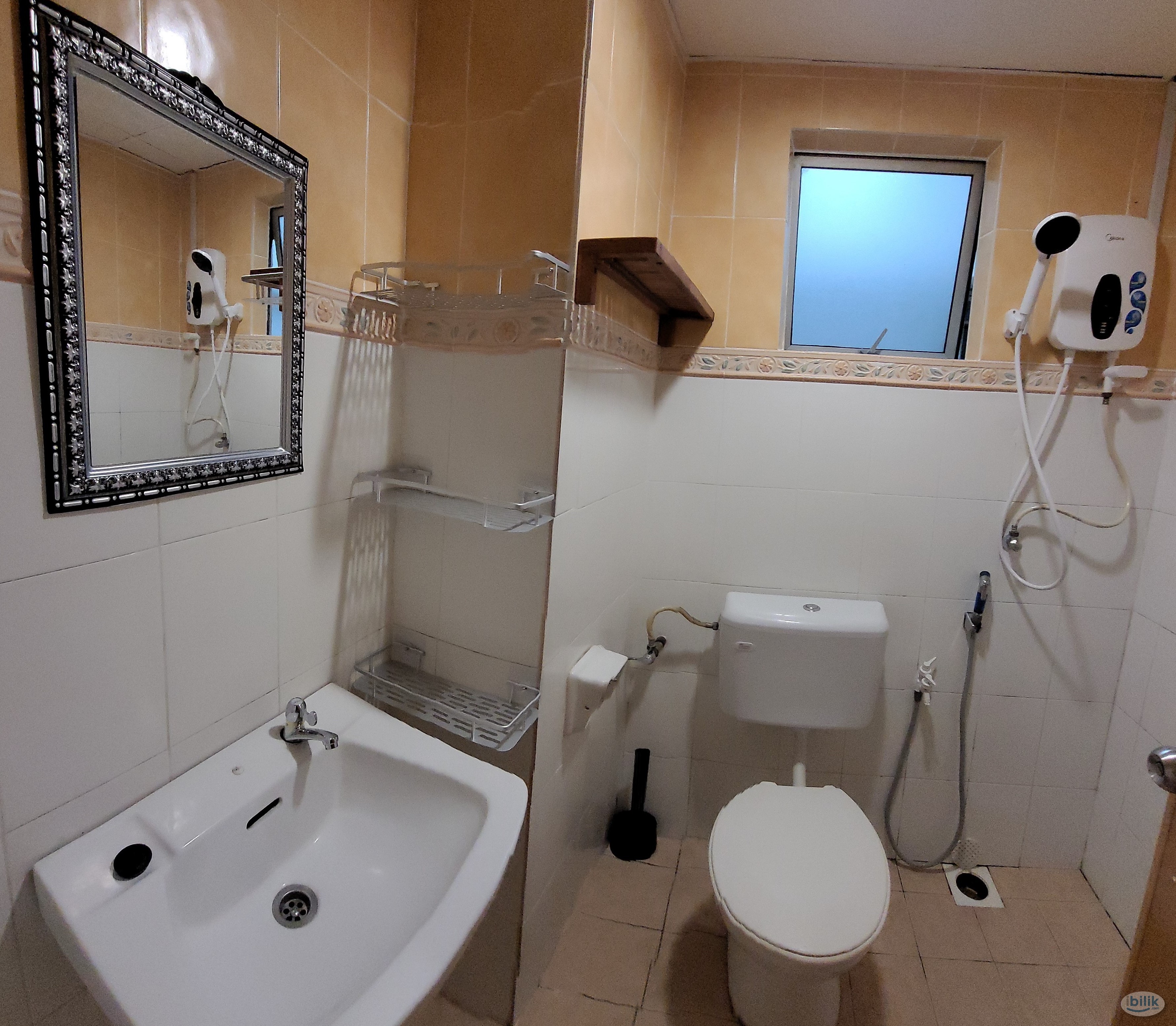 Super Clean Middle Room, F/F, All inclusive, Sunway Velocity, Visio, Signature office, near MRT - Image 4