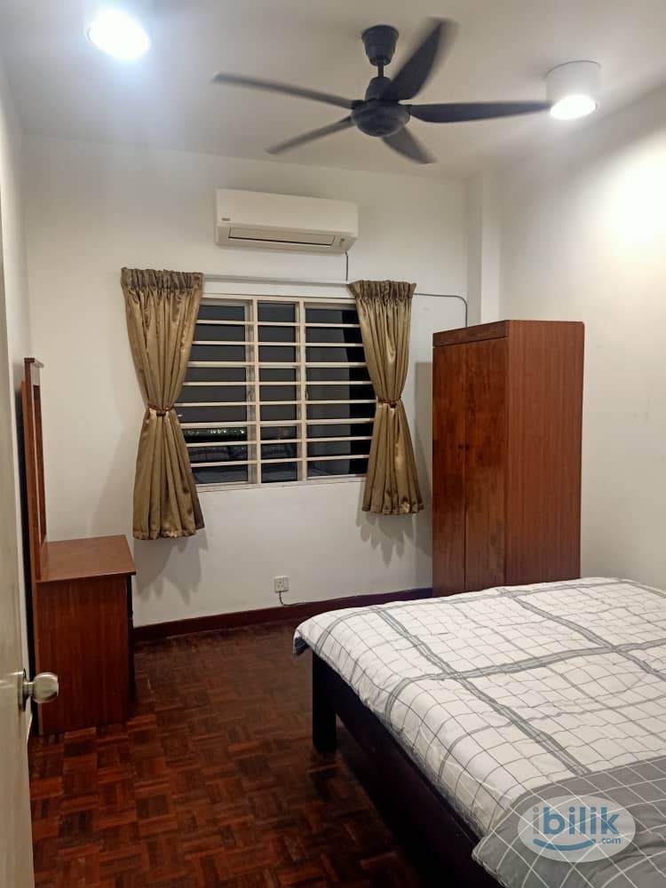 Nice 🧰 Male Middle Room Rent at Elaeis 2 condo Bukit Jelutong, Shah Alam. - Image 1