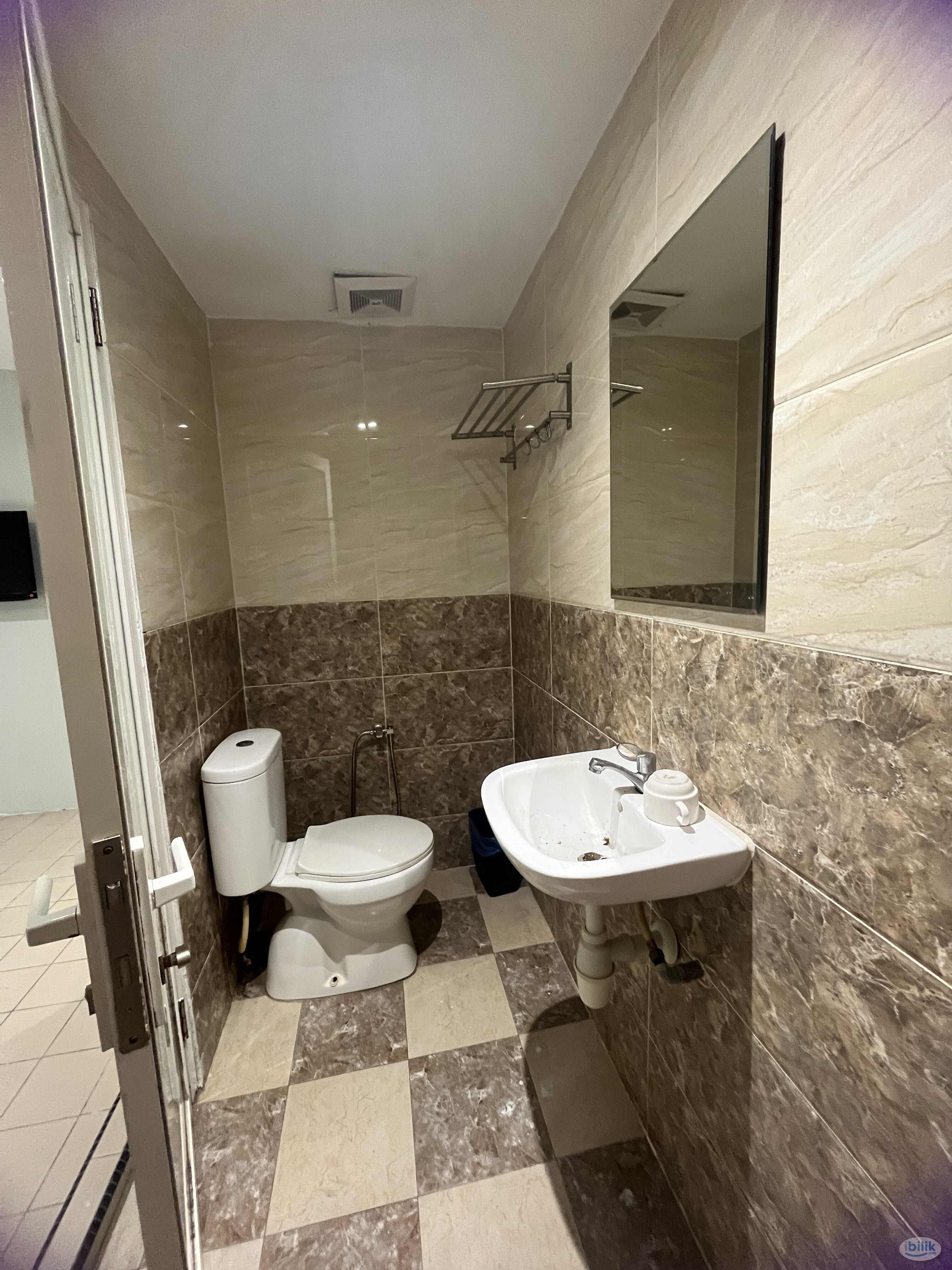 8 min walk to Mentari BRT, Q-Inn Hotel at PJS 8, Bandar Sunway Mentari , BRT Mentari Sunway Pyramid, Taylor's Lakesi - Image 2