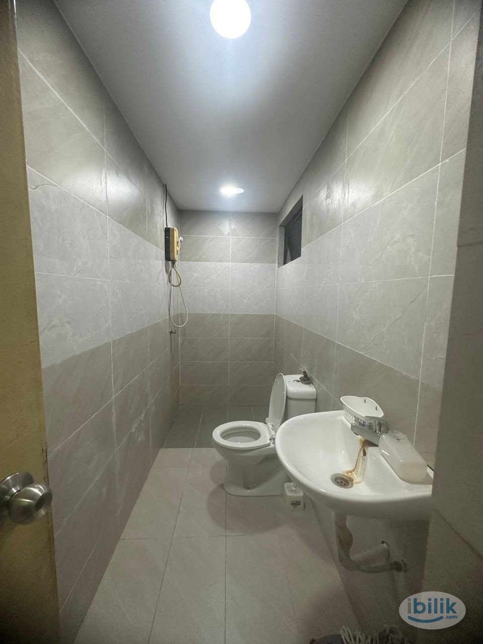 Single Room at Lagoon View, Bandar Sunway - Image 3