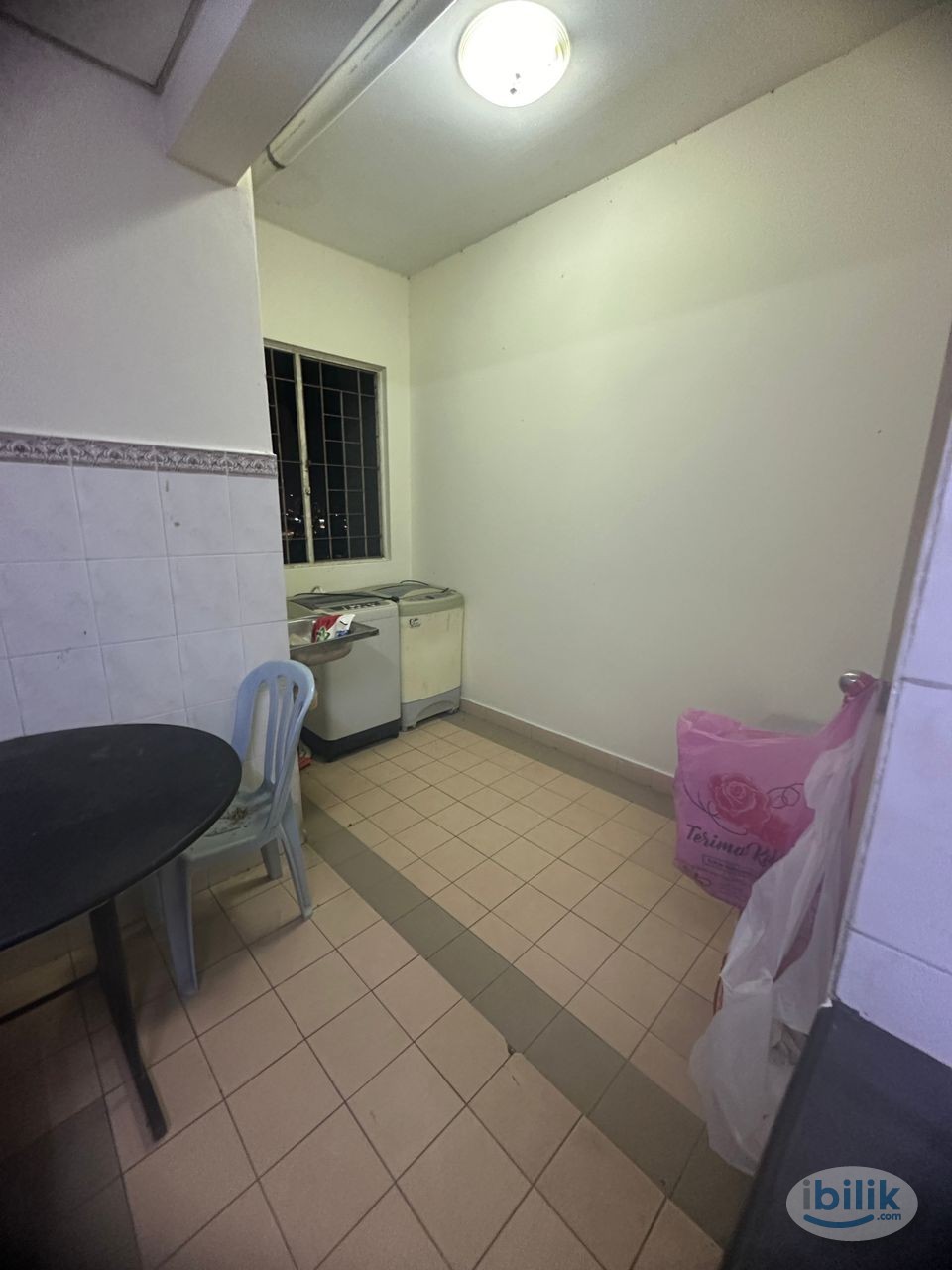 Single Room at Lagoon View, Bandar Sunway - Image 4