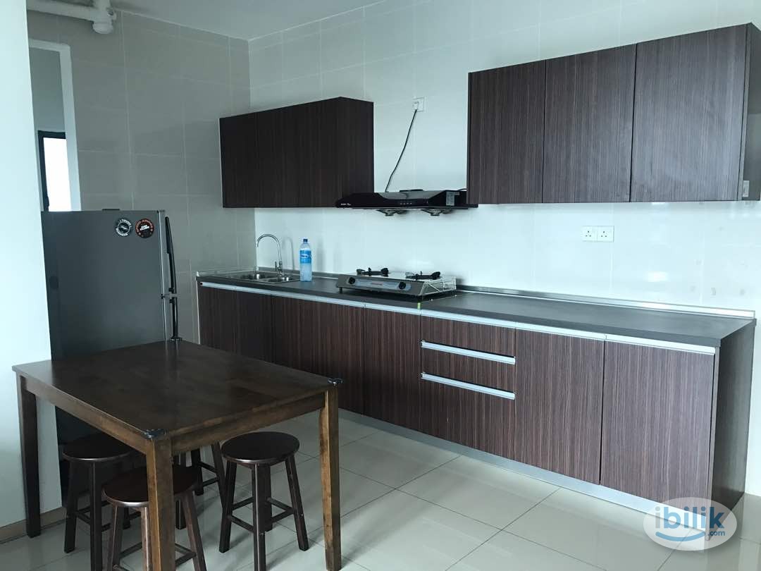 Private studio corner unit with pool view room section 14 shah alam - Image 5