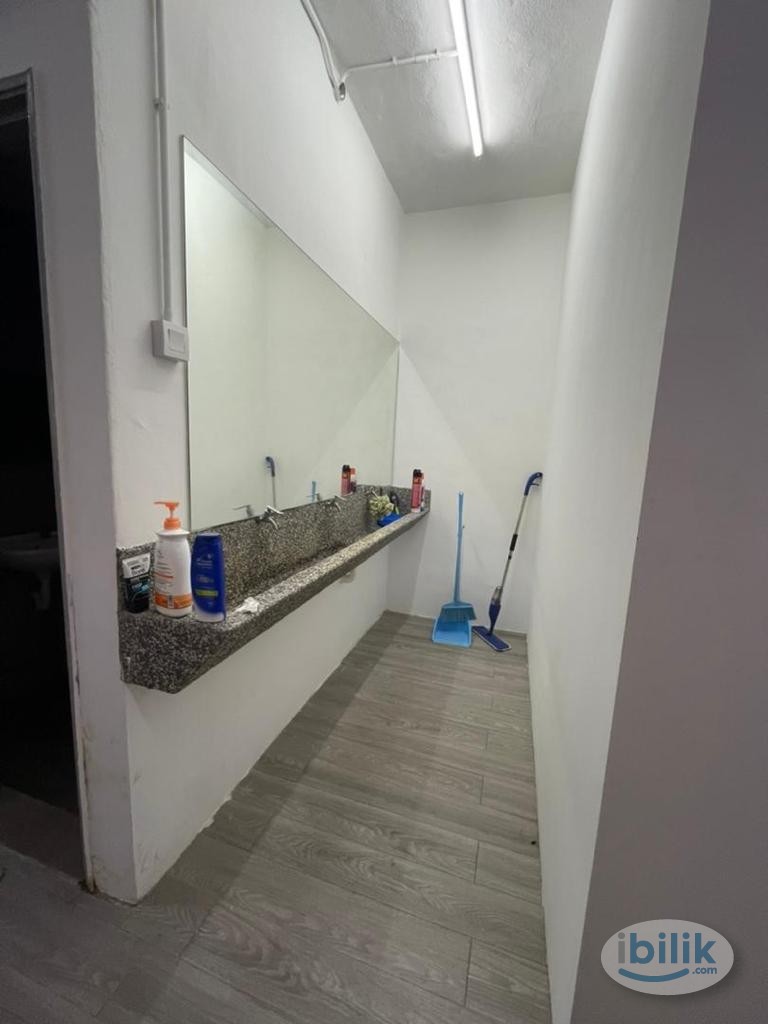 5 Mins walk to SS15 LRT, Single Room at SS15, Subang Jaya, HIS International School, SS15 Courtyard, 2nd Street SS15 Bun - Image 3