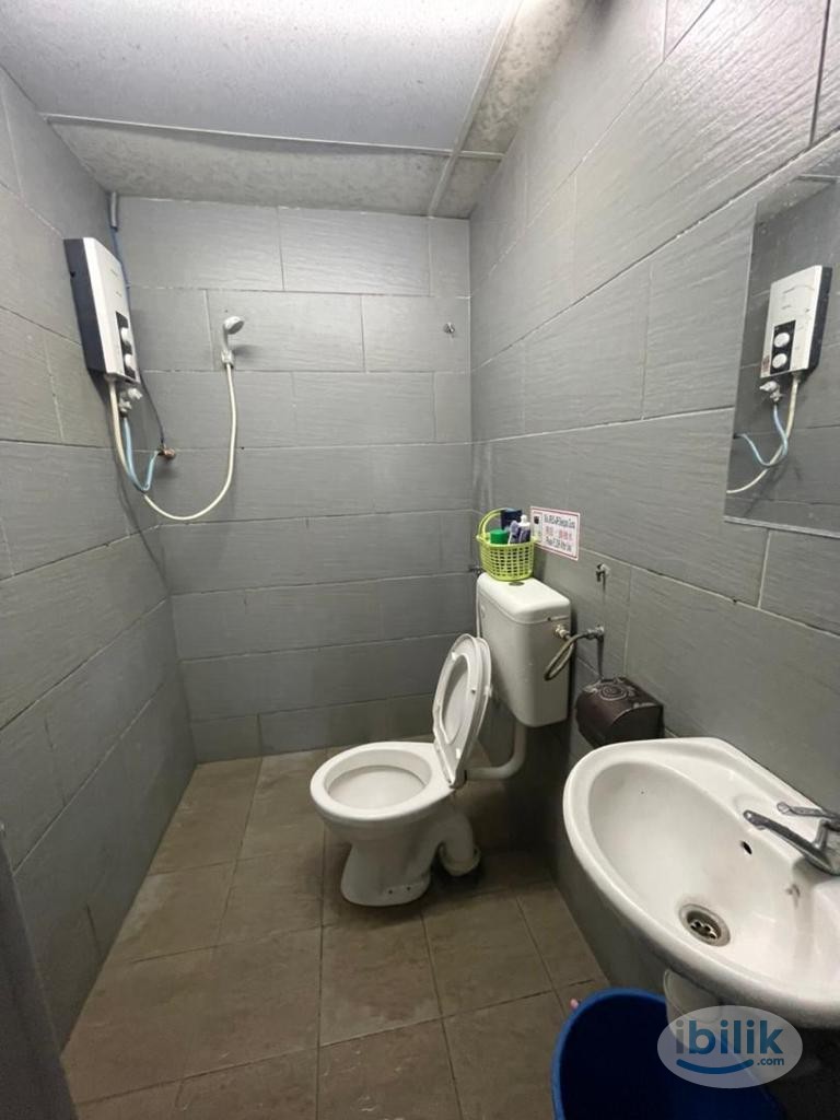 5 Mins walk to SS15 LRT, Single Room at SS15, Subang Jaya, HIS International School, SS15 Courtyard, 2nd Street SS15 Bun - Image 4