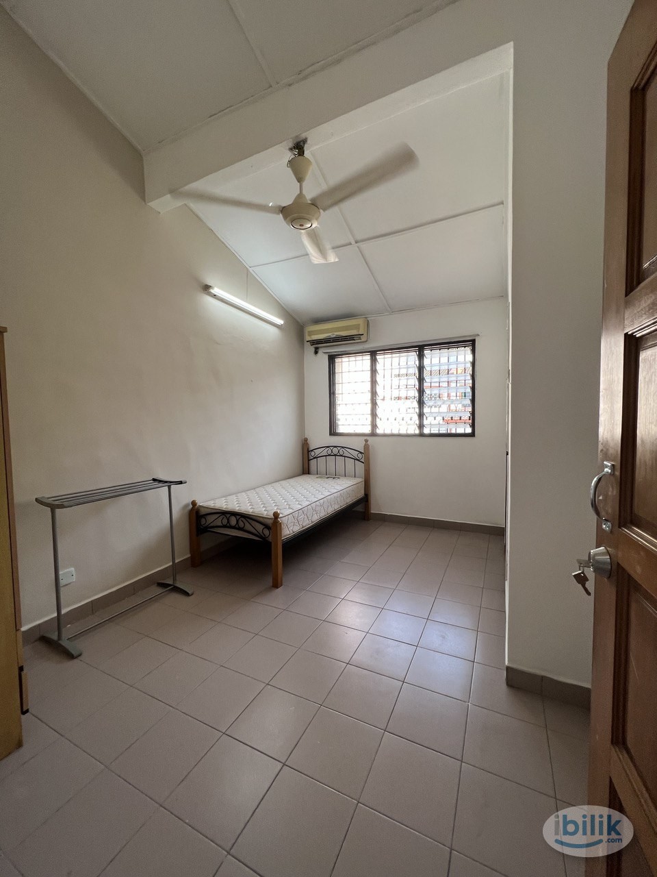 Female Unit at SS15 - Image 1