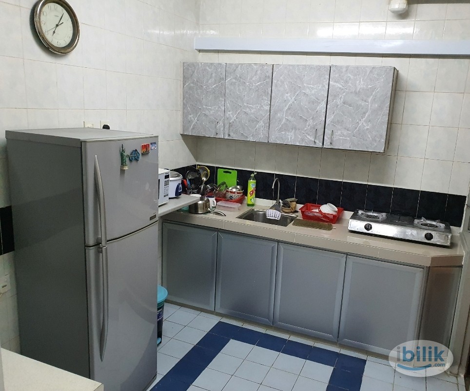 Middle Room at Endah Regal, Sri Petaling - Image 3