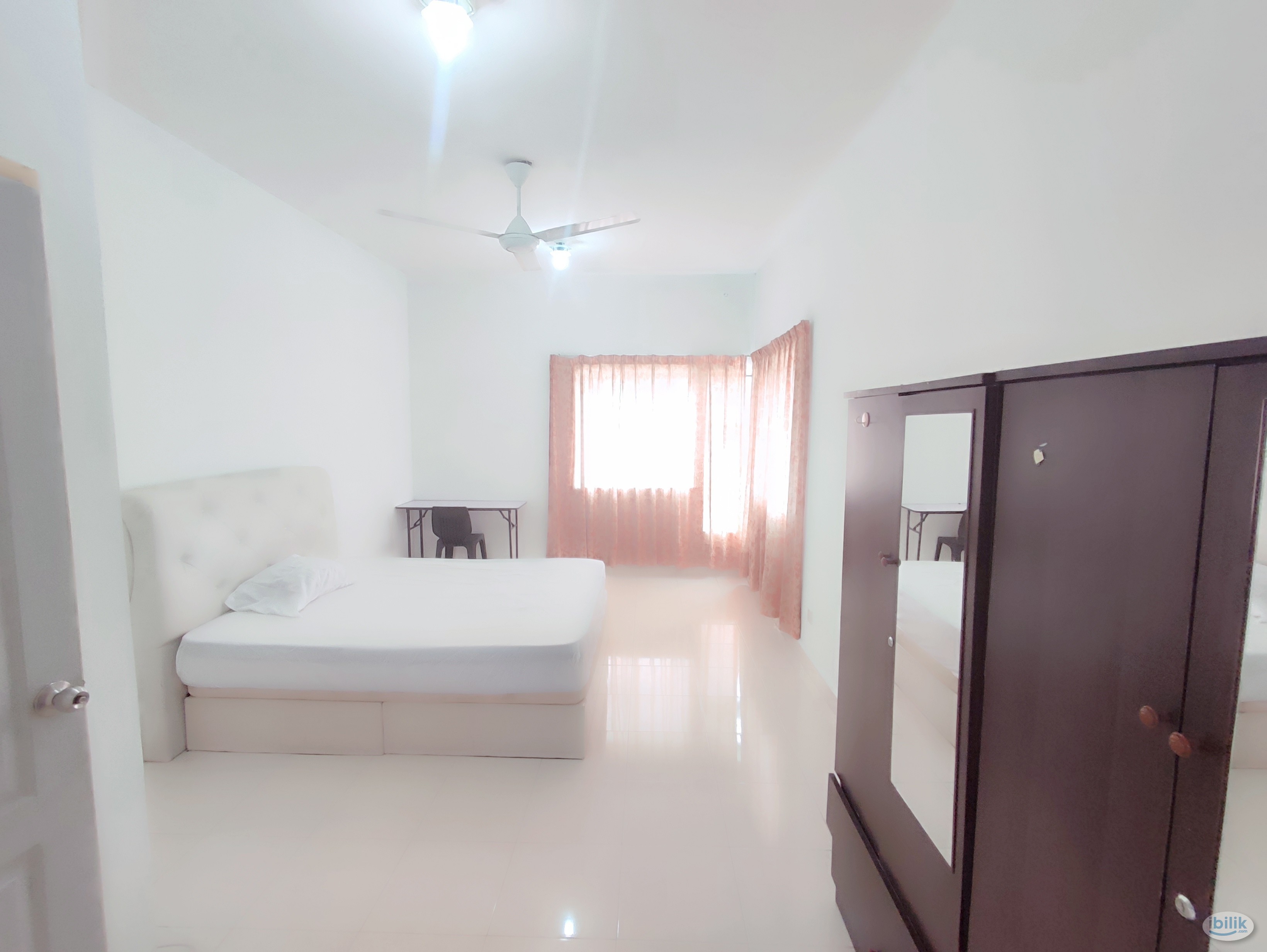 Master Room at Pelangi Utama, Bandar Utama - Image 5