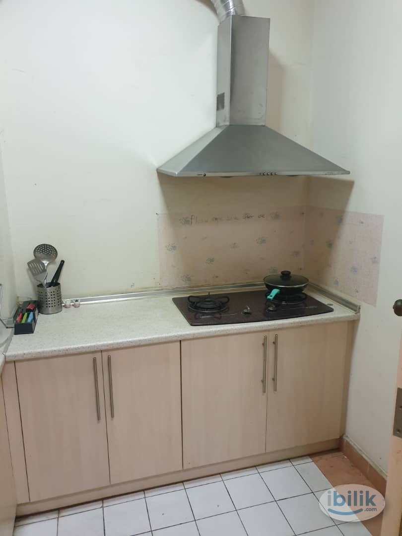walk to mrt station small room at Pelangi utama - Image 2
