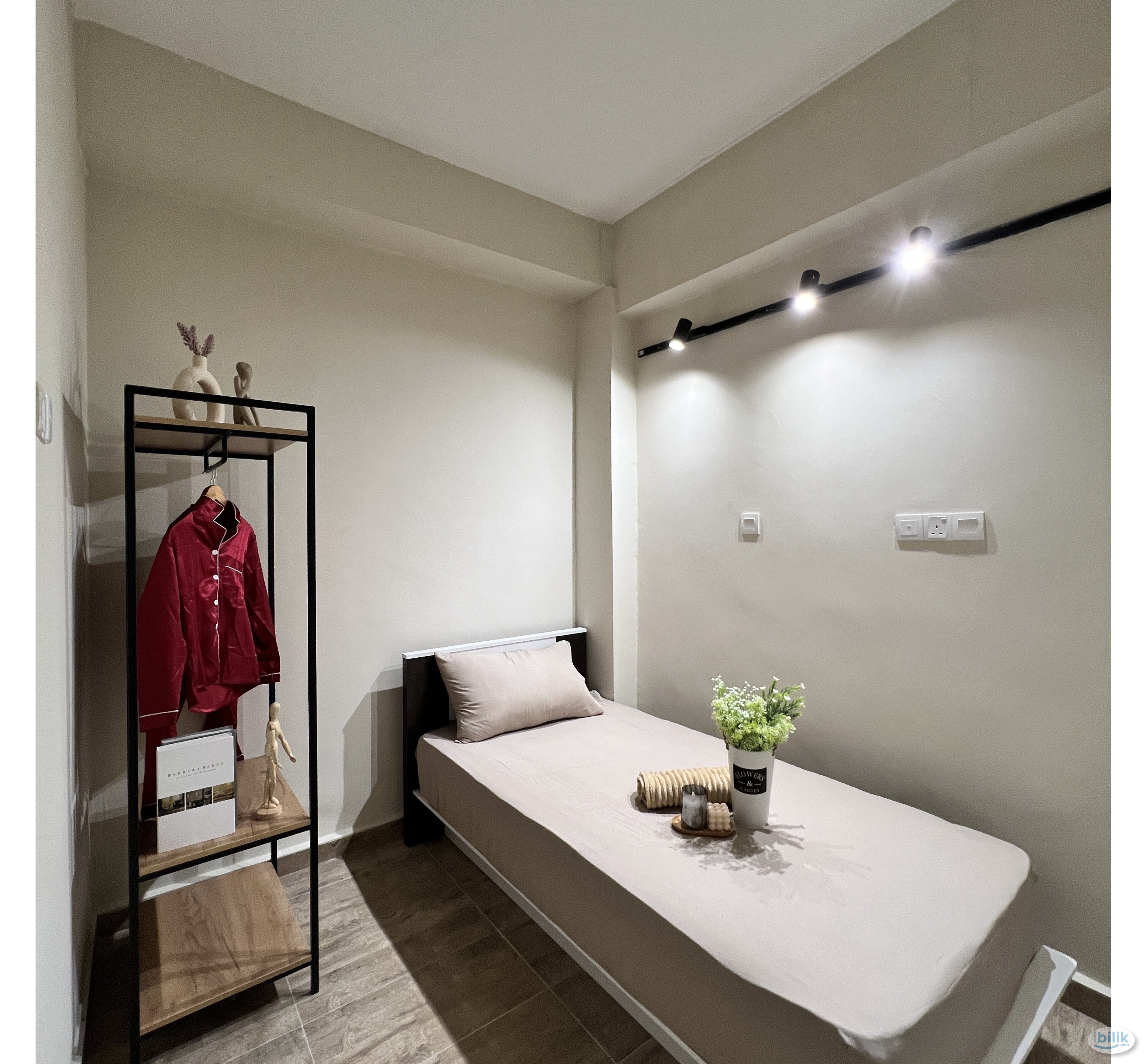 11mins walk to Times Square 🚶‍♂️ Furnished Room Rent at Pudu - Image 2