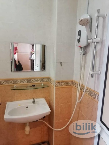 Single Room at Nusavilla, Skudai - Image 1