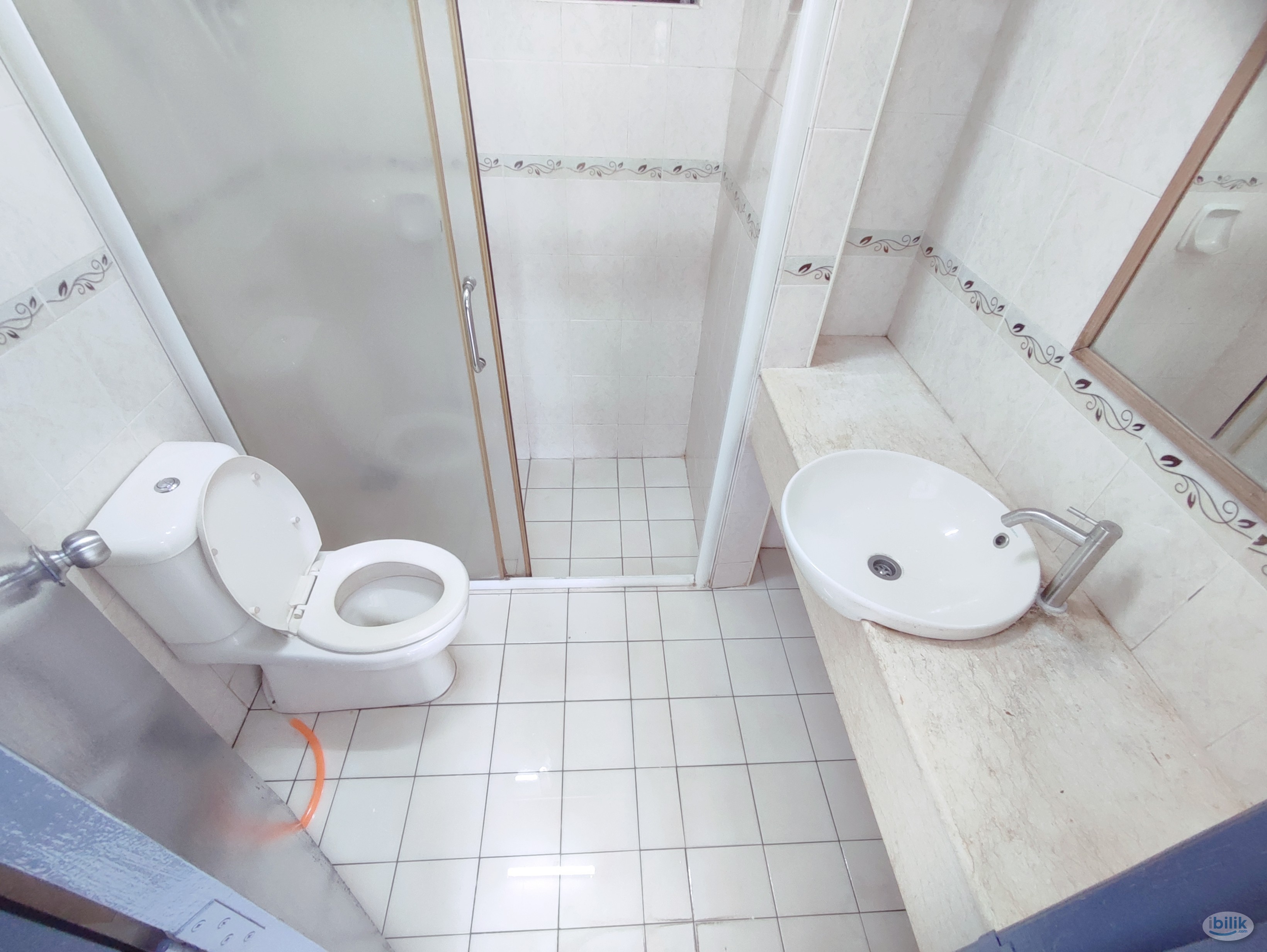 single room available at pelangi utama - Image 2