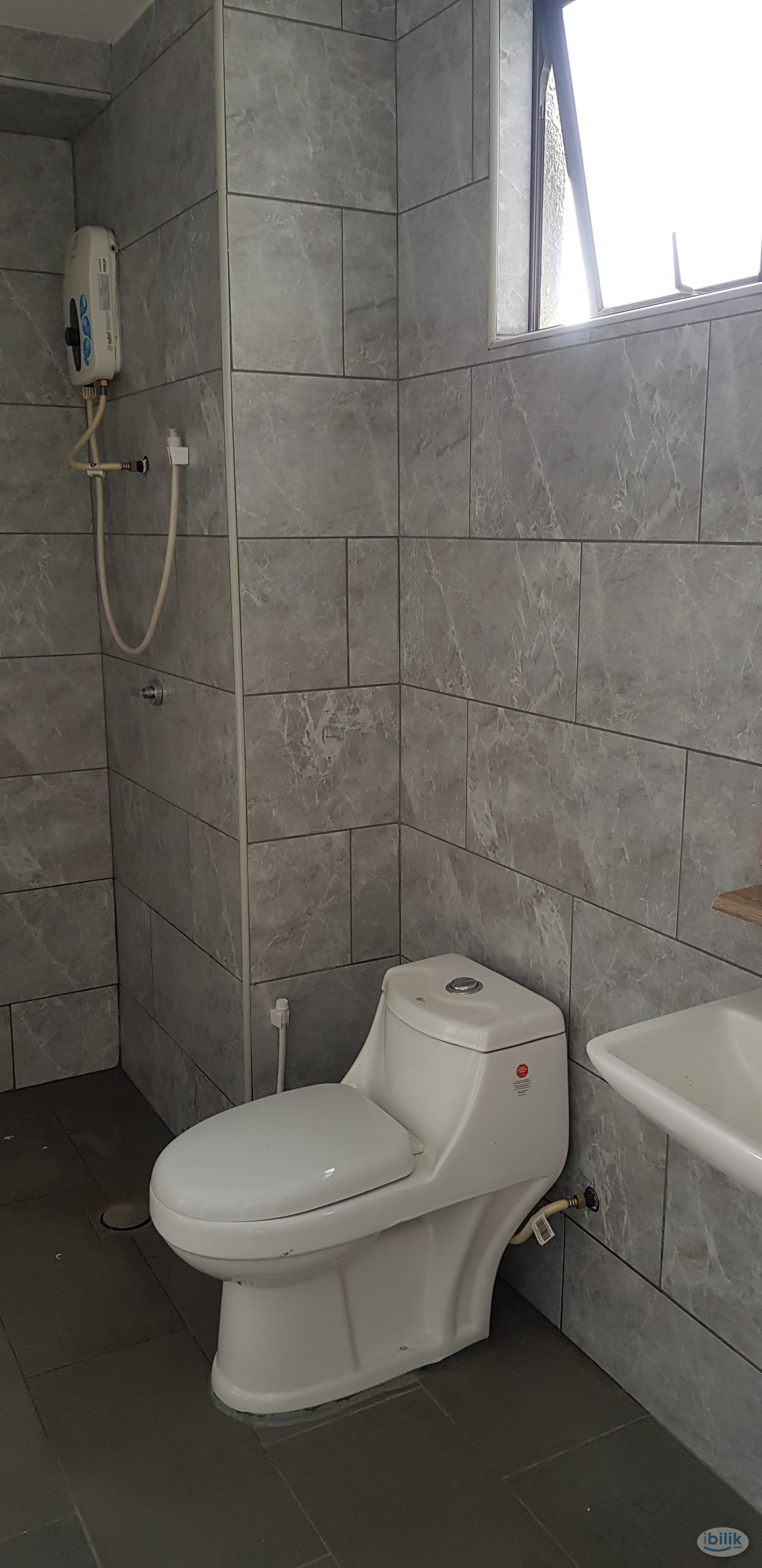Lagoon View Bandar Sunday Room for Rent - Image 1