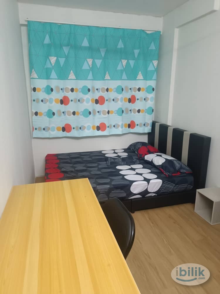 Master Room at Sri Saujana Apartment, Georgetown - Image 1