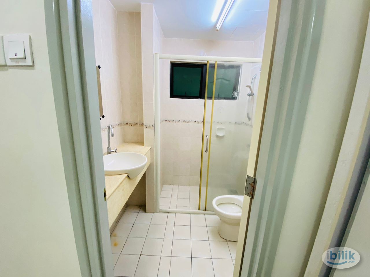 Bu master bedroom at Pelangi utama condominium - Image 3