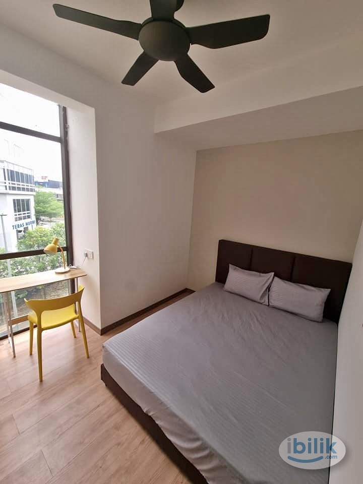 [Kentonmen] Queen Bedroom with Window 🖼 Available Master Room with Private Bathroom 🚽 in Jalan Ipoh, KL Near Sentul and  - Image 1
