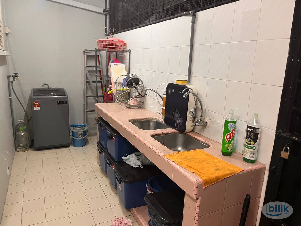 Middle Room at Section 17, Petaling Jaya - Image 4