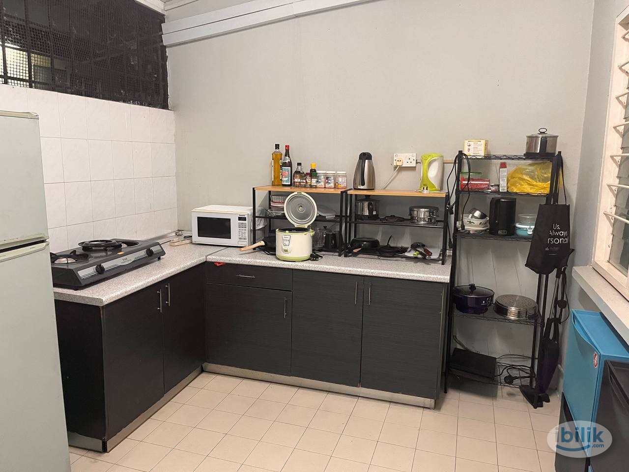 Middle Room at Section 17, Petaling Jaya - Image 5