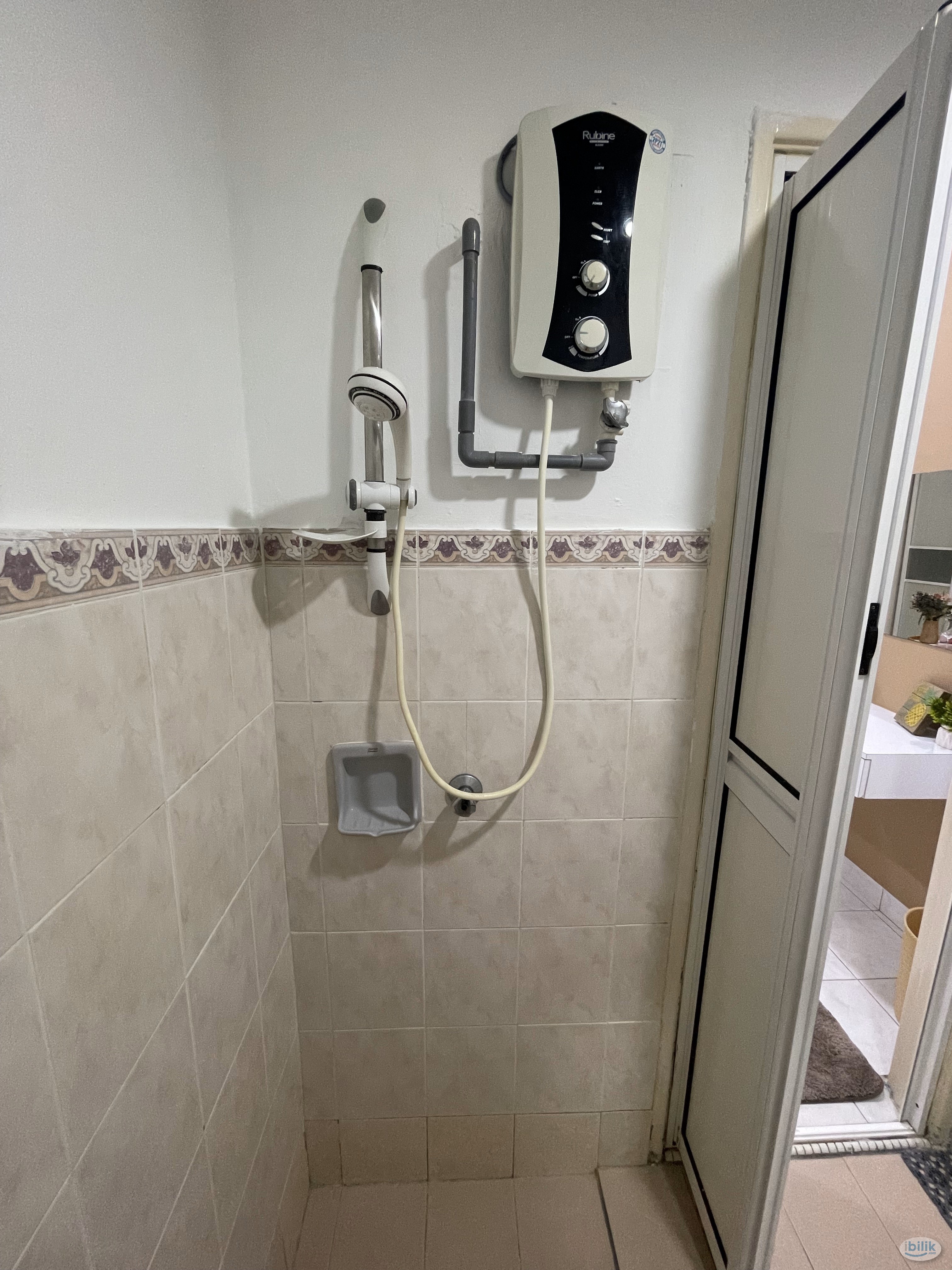 Female only ☘️ Master Room at Pelangi Damansara  ( Block K ) Bandar Utama - Image 2