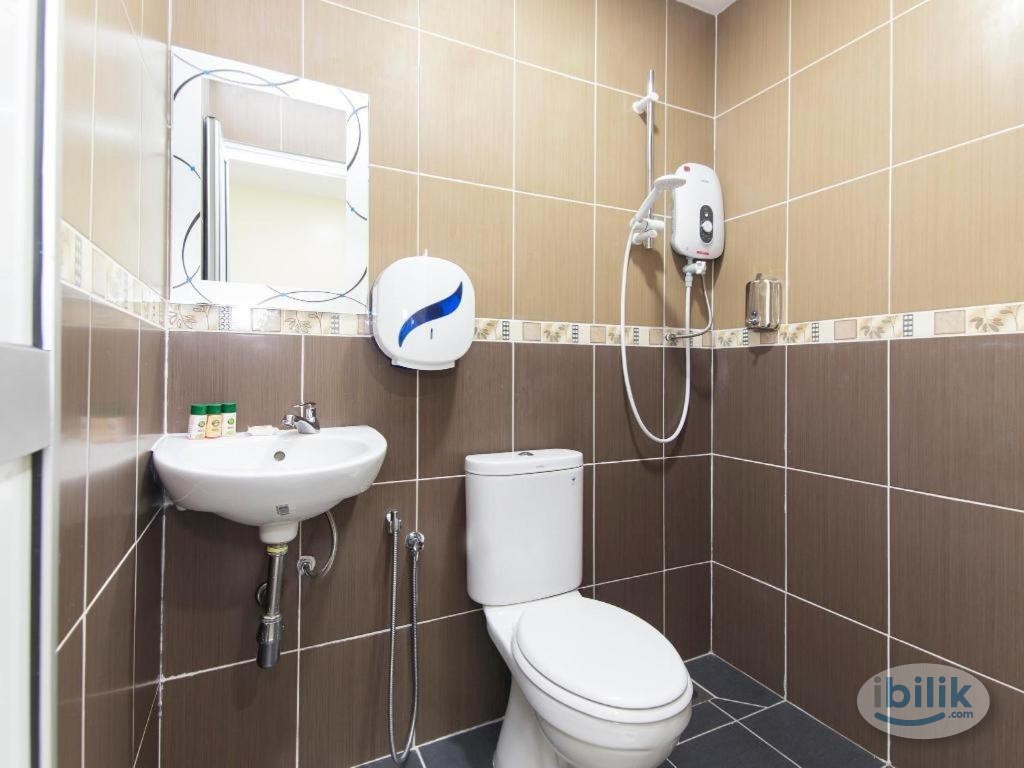 Working at Hospital Shah Alam ❓ Room attach Private Toilet for Rent at Shah Alam - Image 2
