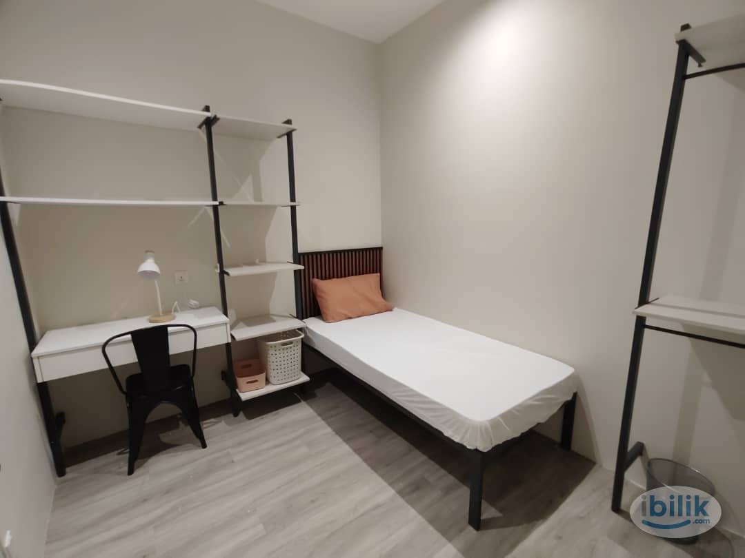 🔥Low Deposit✅🔥,USJ 21 Co Living Hotel Middle Room For Rent , 8Mins Walk To LRT USJ21 , Move In Ready - Image 1