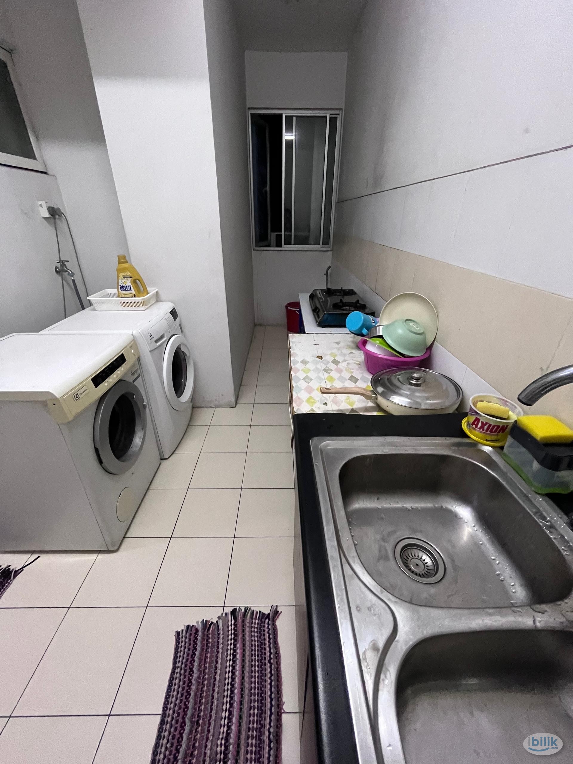 Middle Room at Pacific Place, Ara Damansara - Image 2