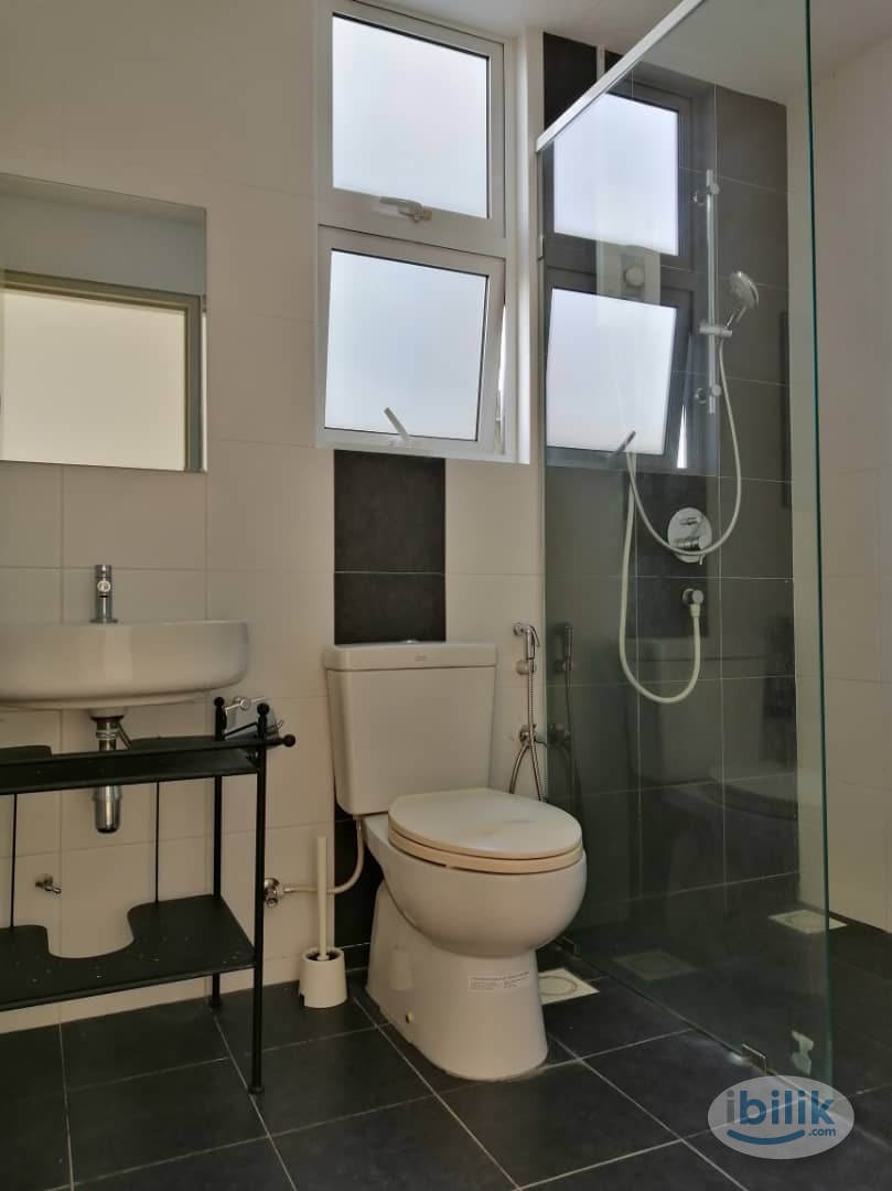 Master Room at Pacific Place, Ara Damansara - Image 1
