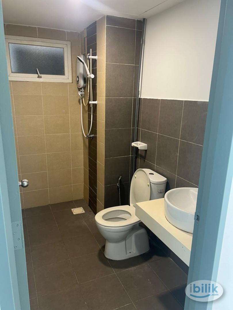 Master bedroom c/w Private Toilet at Kepong & near to MRT Kepong - Image 1