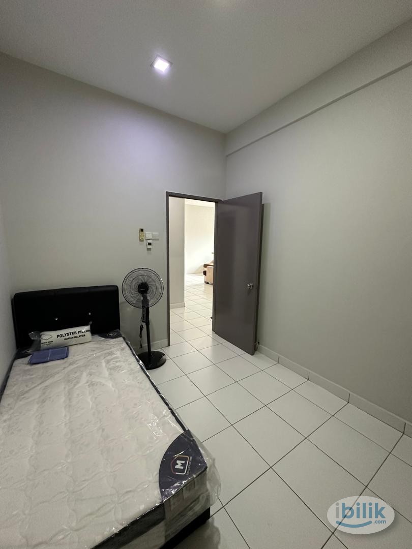 small room for rent near MRT Kepong Baru - Image 3