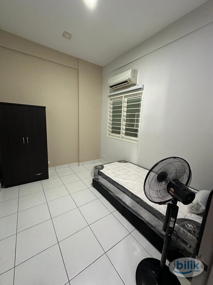 small room for rent near MRT Kepong Baru - Image 5