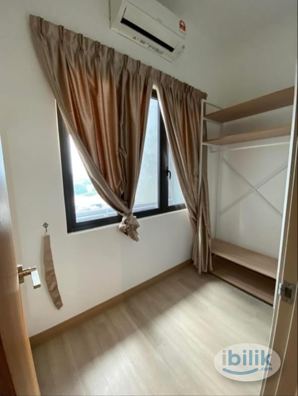 SINGLE MIDDLE AT THE GRAND SS13 - Image 1